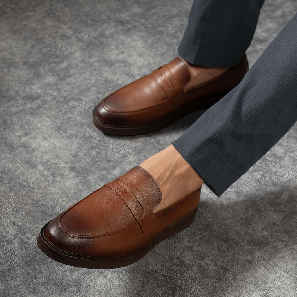 CLASSIC MEN’S LOAFER SHOE
