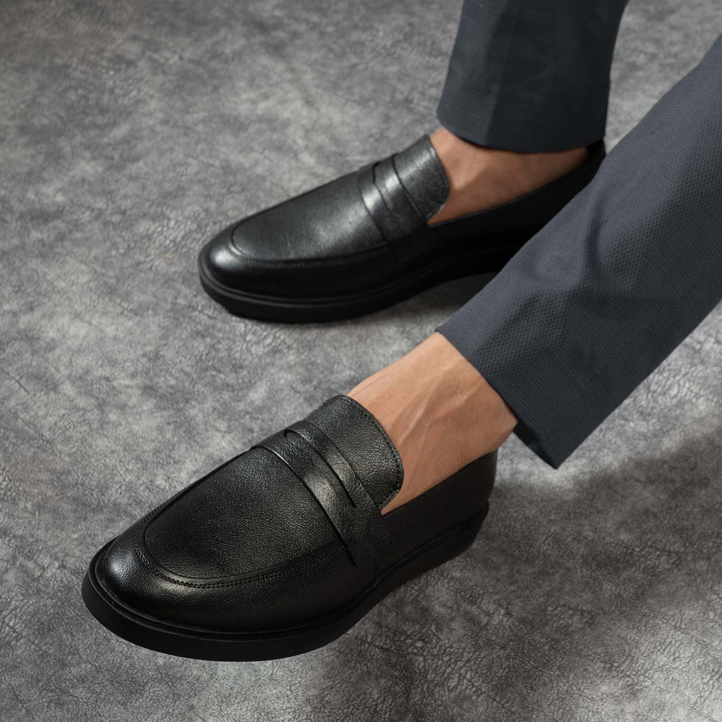 CLASSIC MEN’S LOAFER SHOE