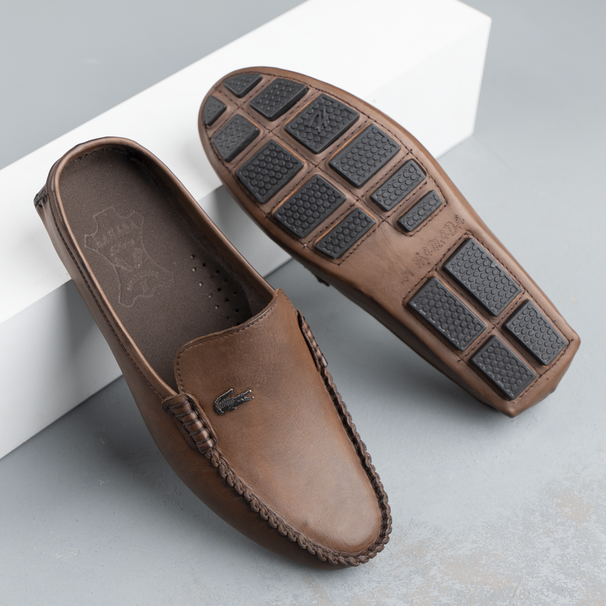 Lcocsta Leather Clogs